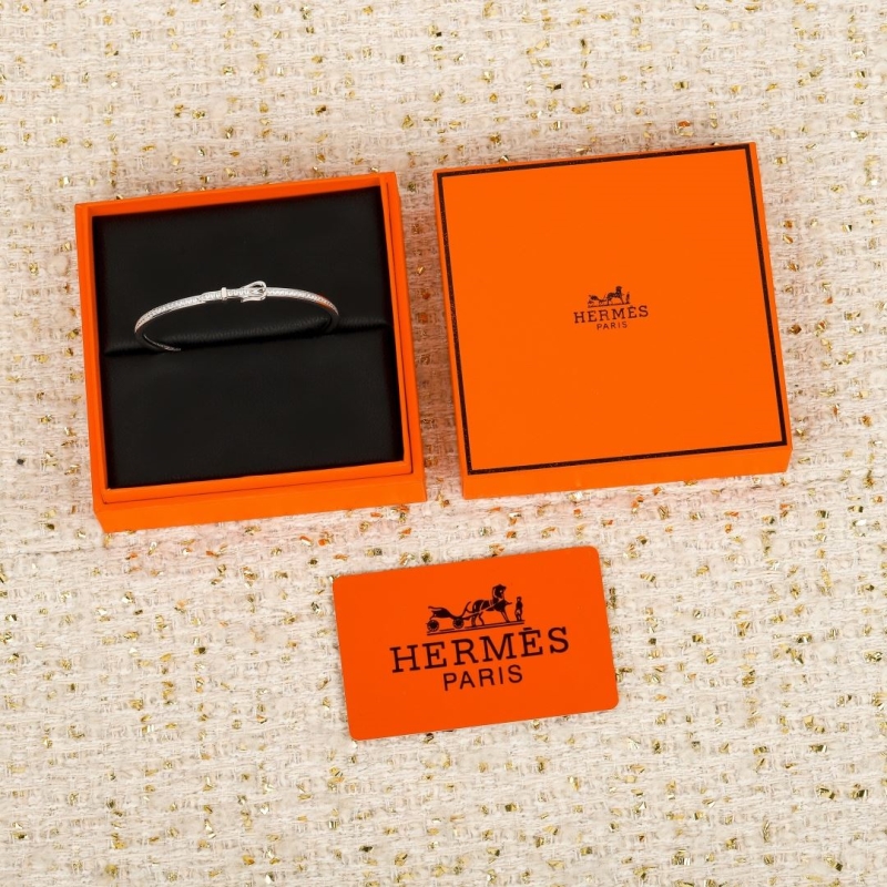 H**me5 bracelets